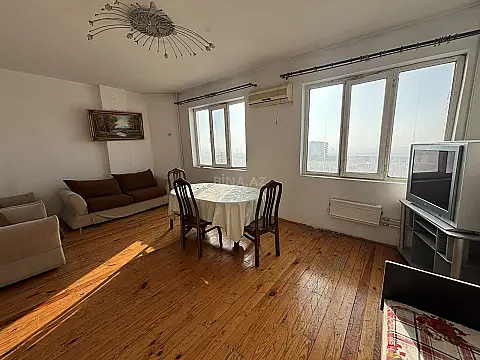 Satılır 2 otaqlı mənzil 83 m²