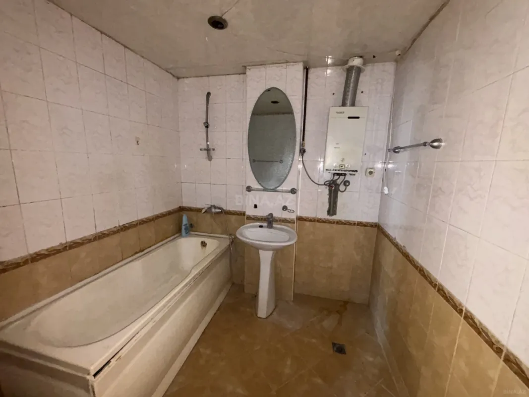 Satılır 2 otaqlı mənzil 83 m²