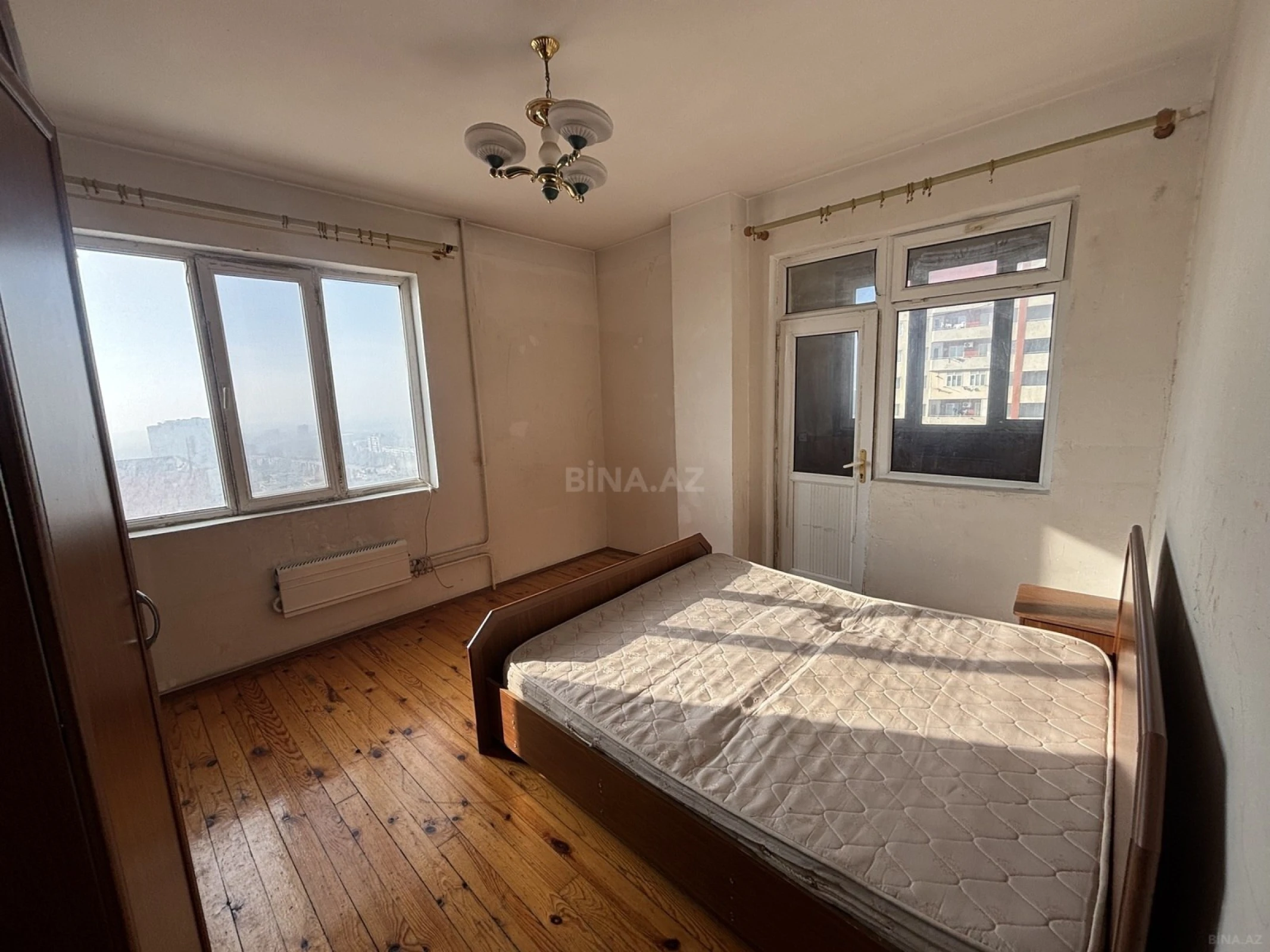 Satılır 2 otaqlı mənzil 83 m²