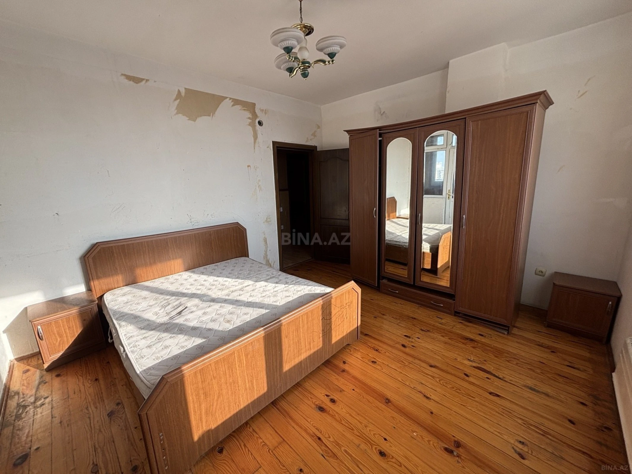 Satılır 2 otaqlı mənzil 83 m²