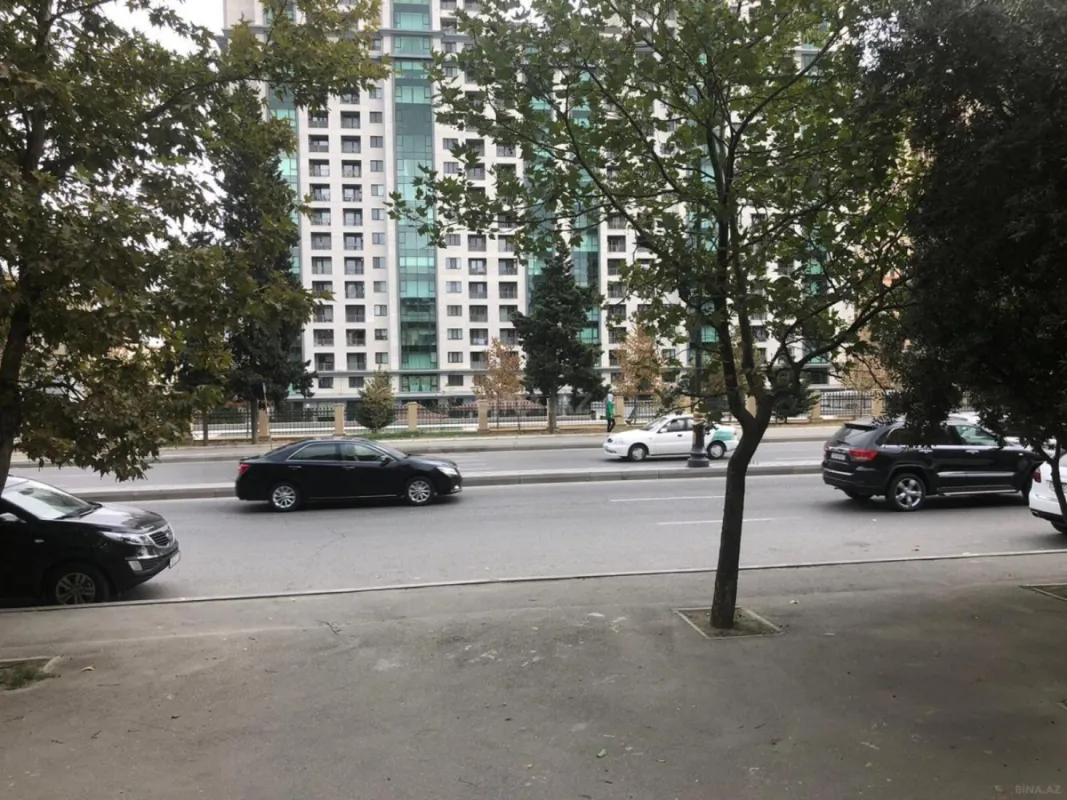 Satılır obyekt 72 m²