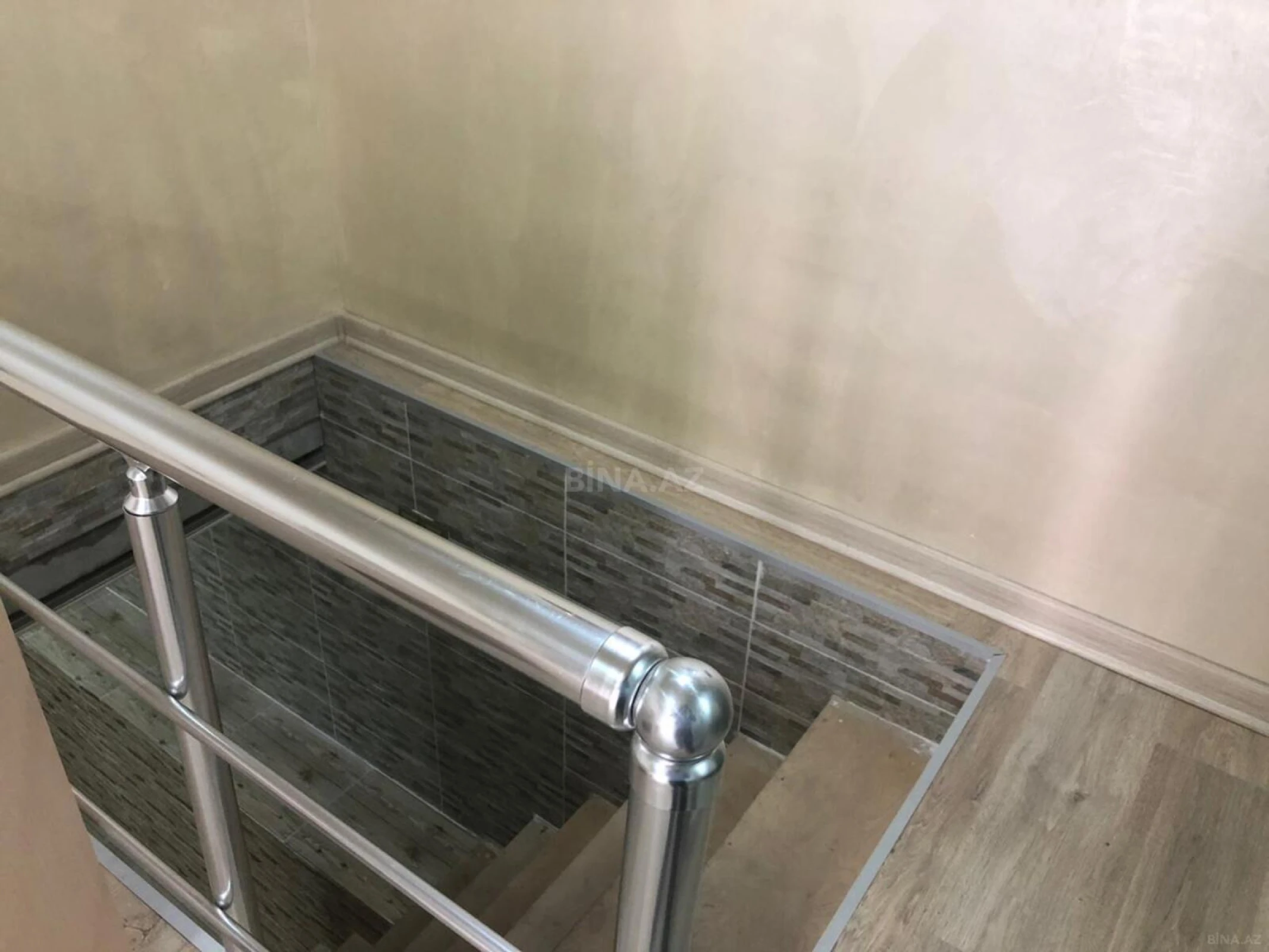 Satılır obyekt 72 m²