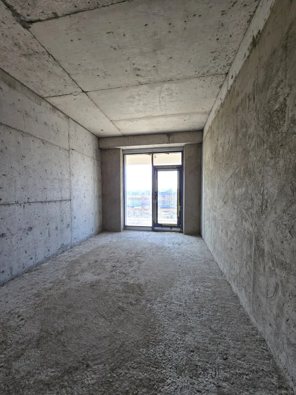 Satılır 6 otaqlı mənzil 392 m²