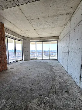 Satılır 6 otaqlı mənzil 392 m²