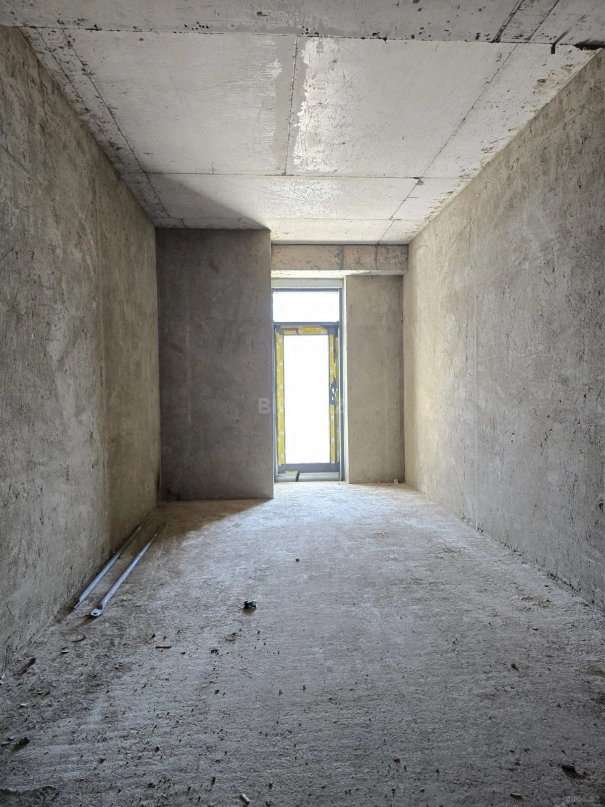 Satılır 6 otaqlı mənzil 392 m²