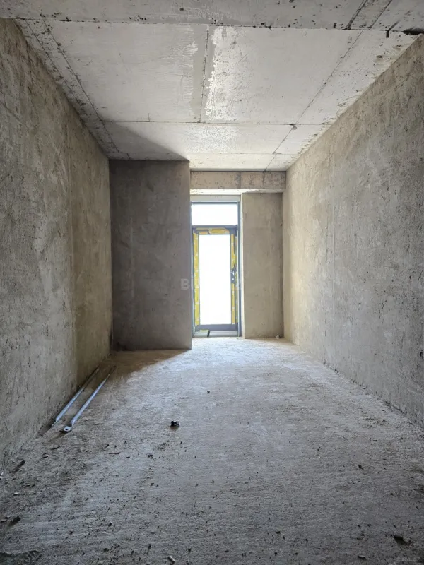 Satılır 6 otaqlı mənzil 392 m²