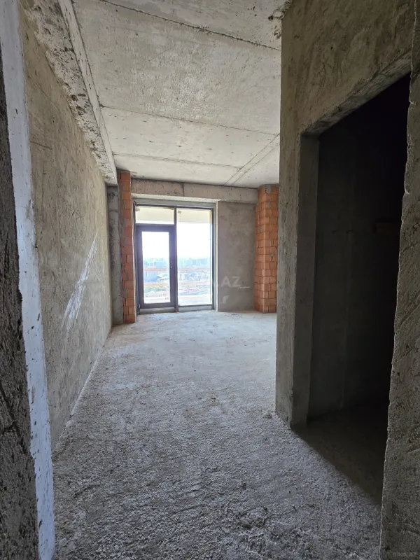 Satılır 6 otaqlı mənzil 392 m²