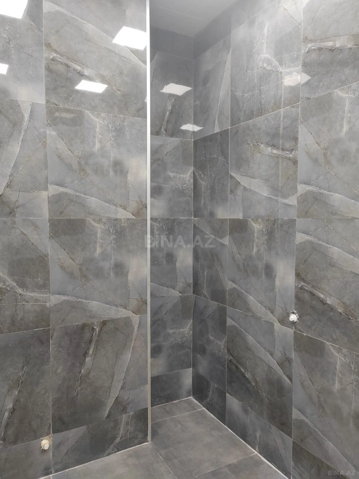 Satılır 2 otaqlı mənzil 68 m²