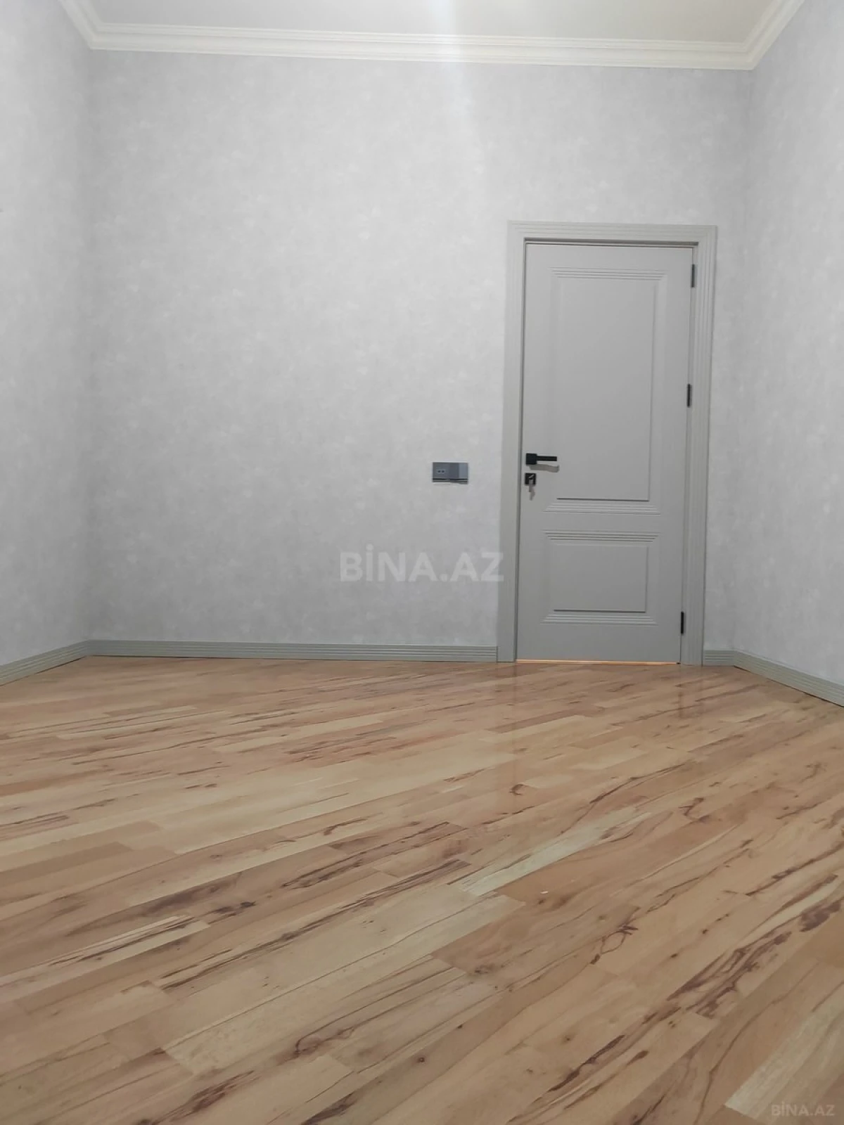 Satılır 2 otaqlı mənzil 68 m²