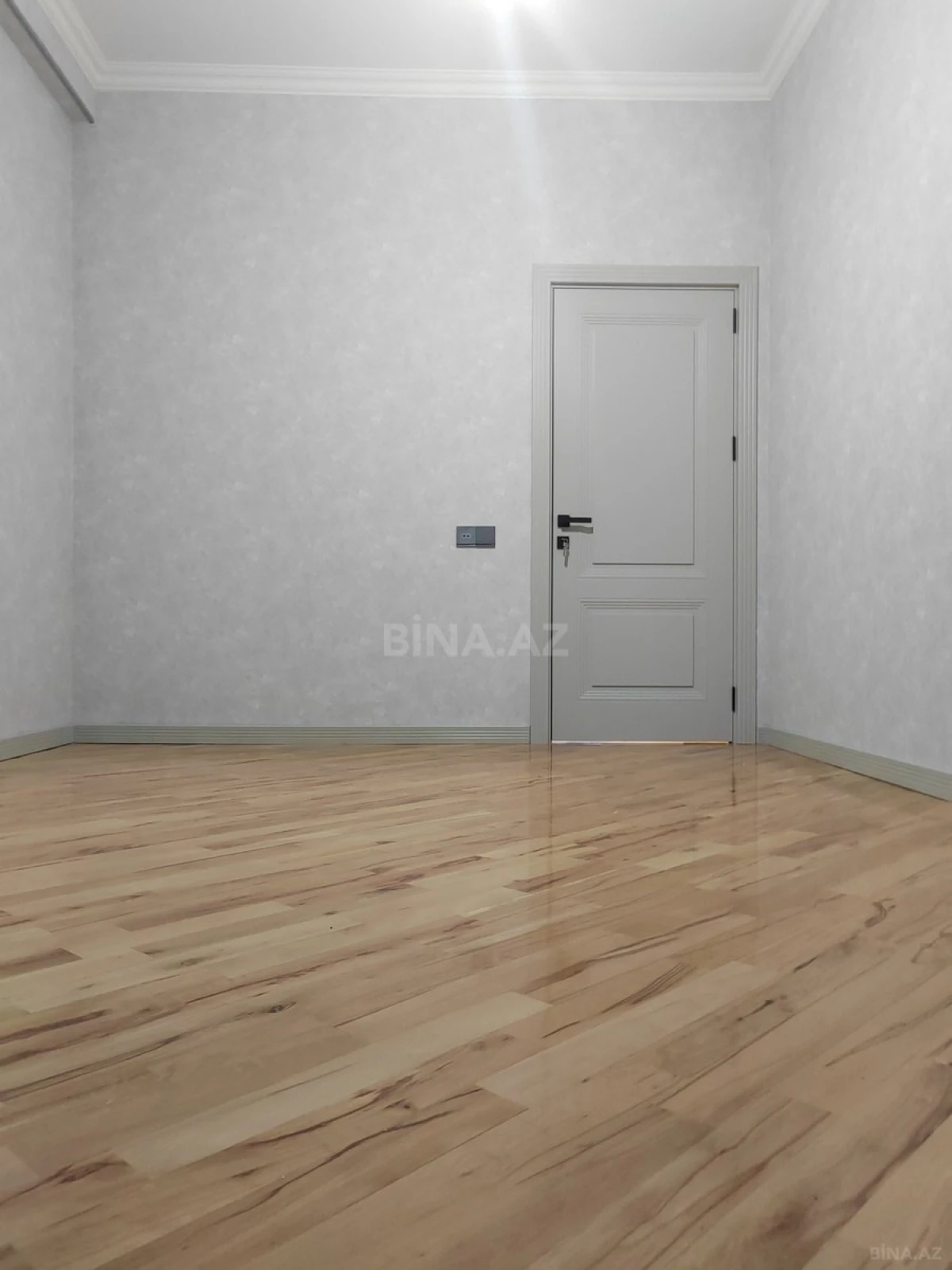 Satılır 2 otaqlı mənzil 68 m²