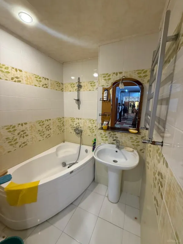 Kirayə verilir 2 otaqlı mənzil 100 m²