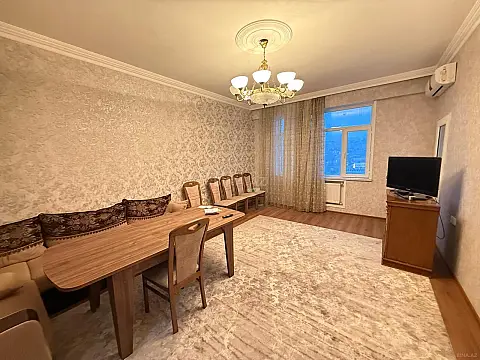 Kirayə verilir 2 otaqlı mənzil 100 m²