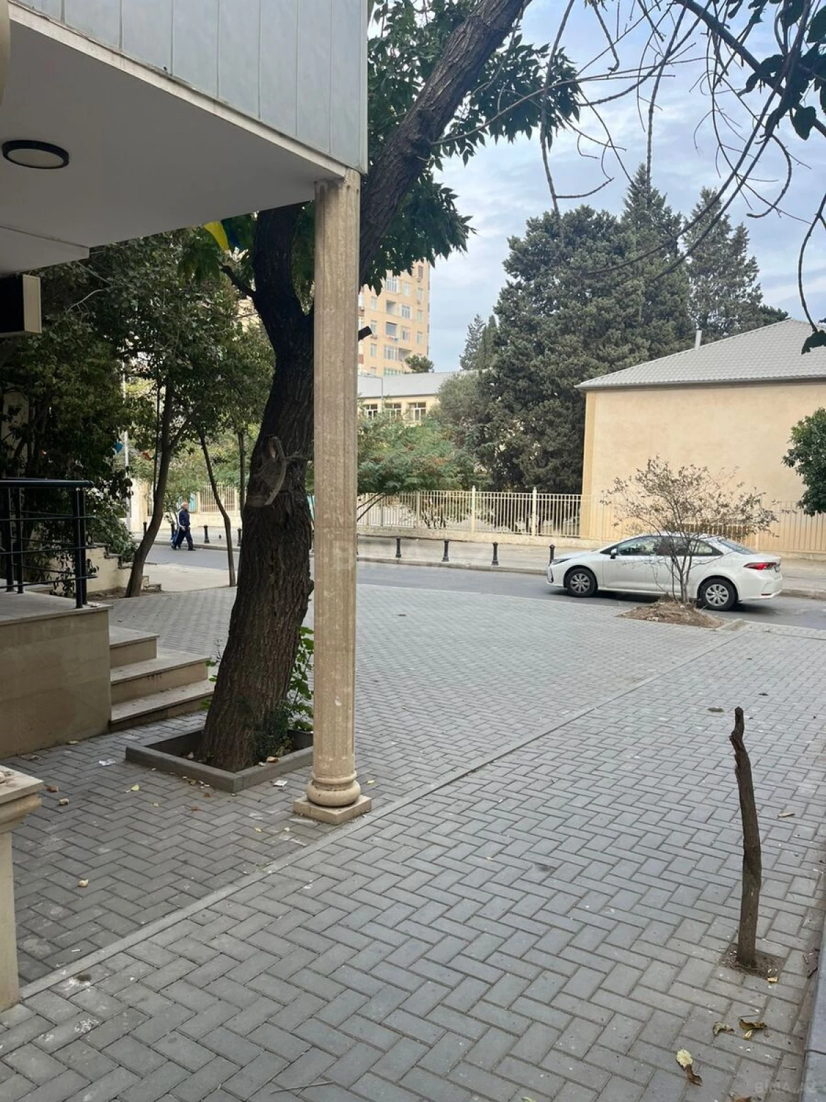 Satılır obyekt 44 m²