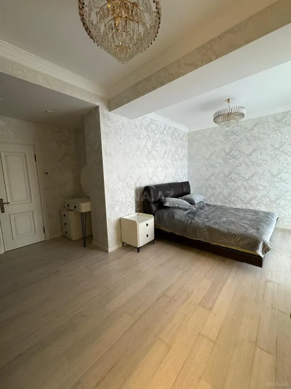 Kirayə verilir 4 otaqlı mənzil 170 m²
