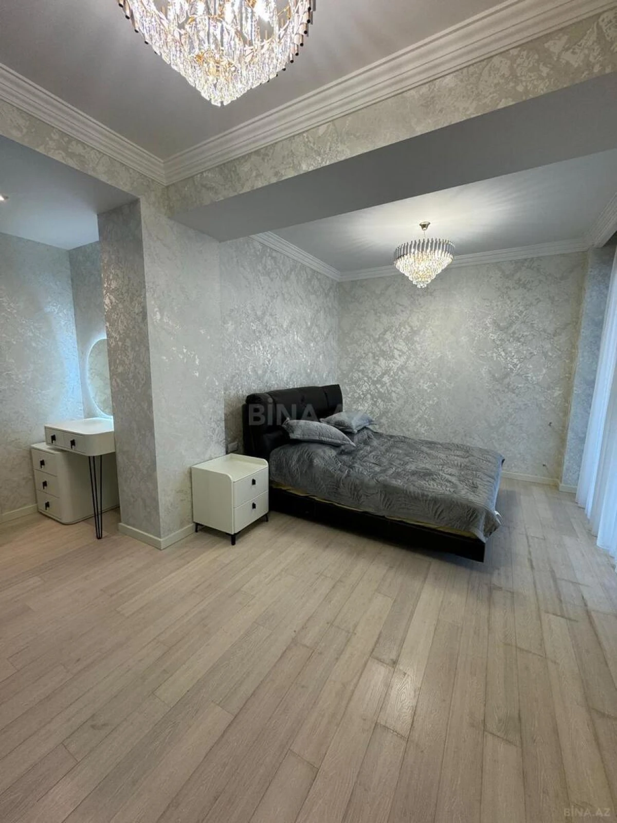 Kirayə verilir 4 otaqlı mənzil 170 m²