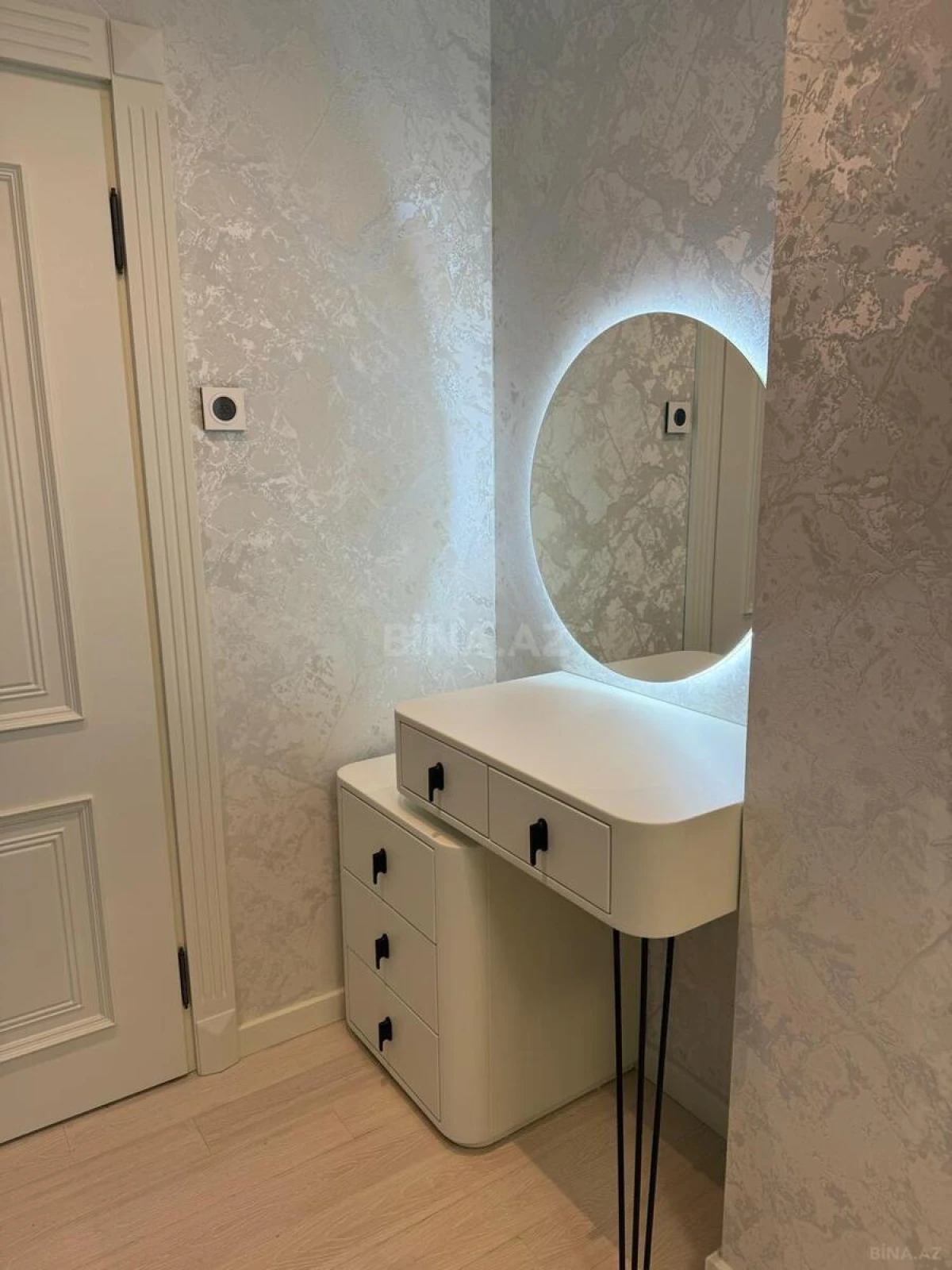 Kirayə verilir 4 otaqlı mənzil 170 m²