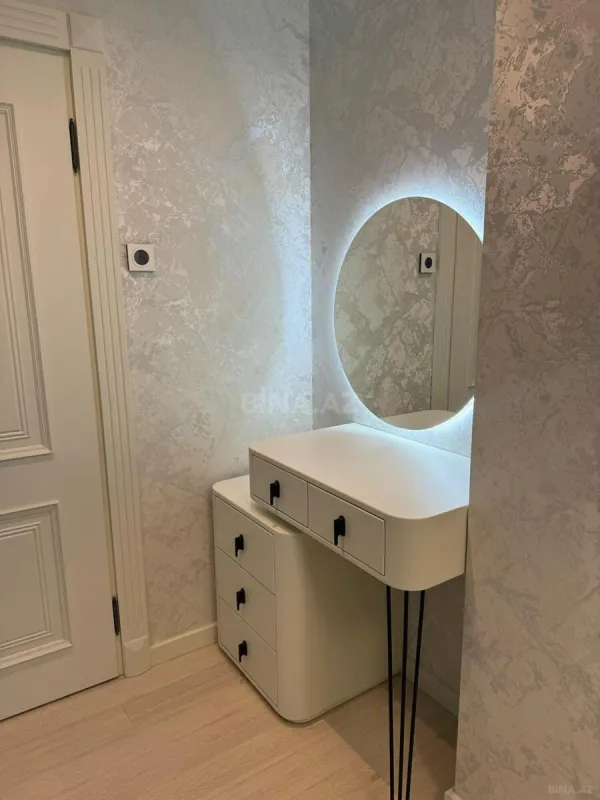 Kirayə verilir 4 otaqlı mənzil 170 m²