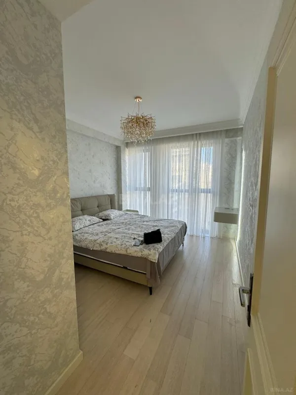 Kirayə verilir 4 otaqlı mənzil 170 m²