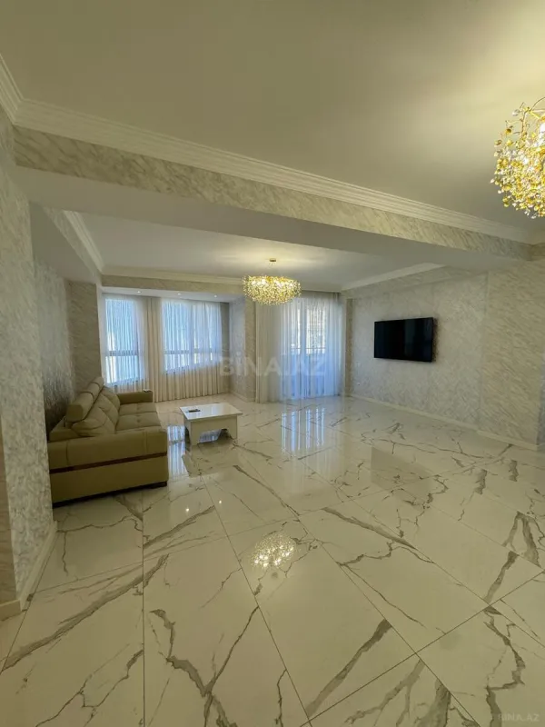 Kirayə verilir 4 otaqlı mənzil 170 m²