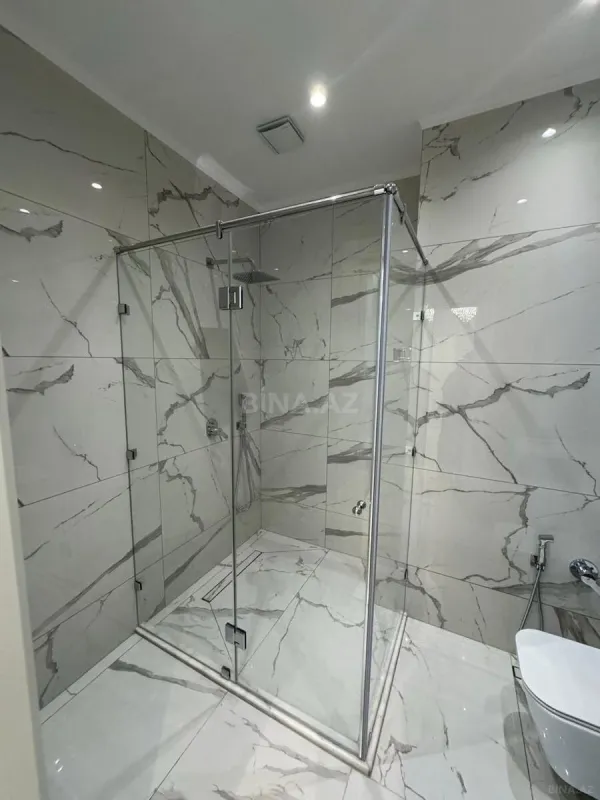 Kirayə verilir 4 otaqlı mənzil 170 m²