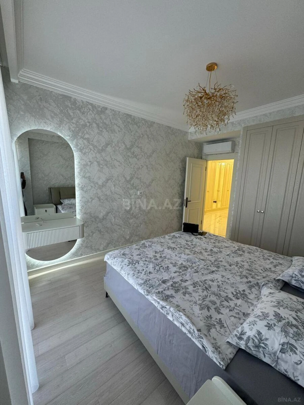 Kirayə verilir 4 otaqlı mənzil 170 m²