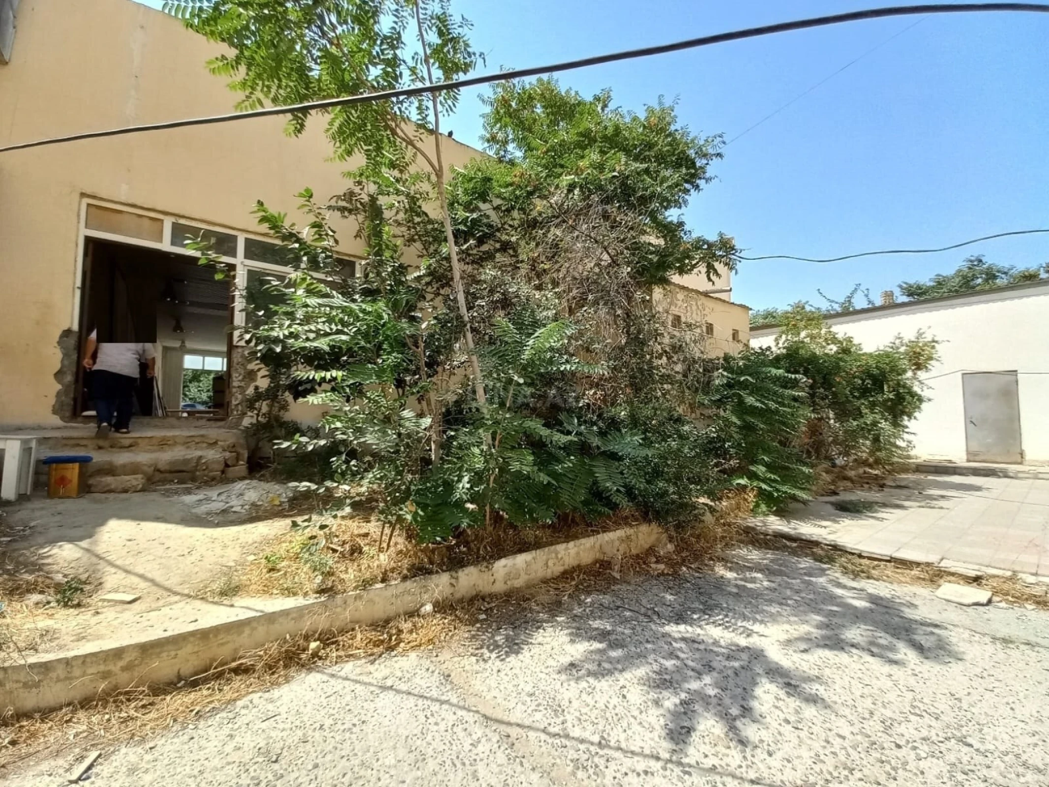 Satılır obyekt 550 m²