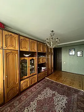 Satılır 5 otaqlı mənzil 220 m²