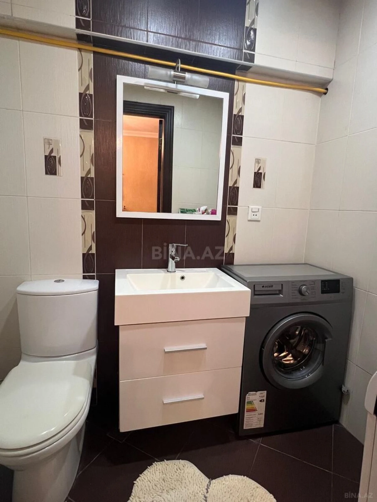 Satılır 5 otaqlı mənzil 220 m²