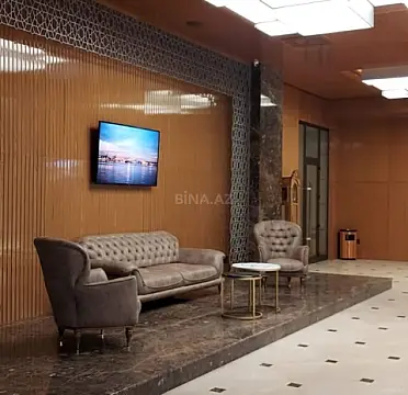 Satılır 4 otaqlı mənzil 180 m²