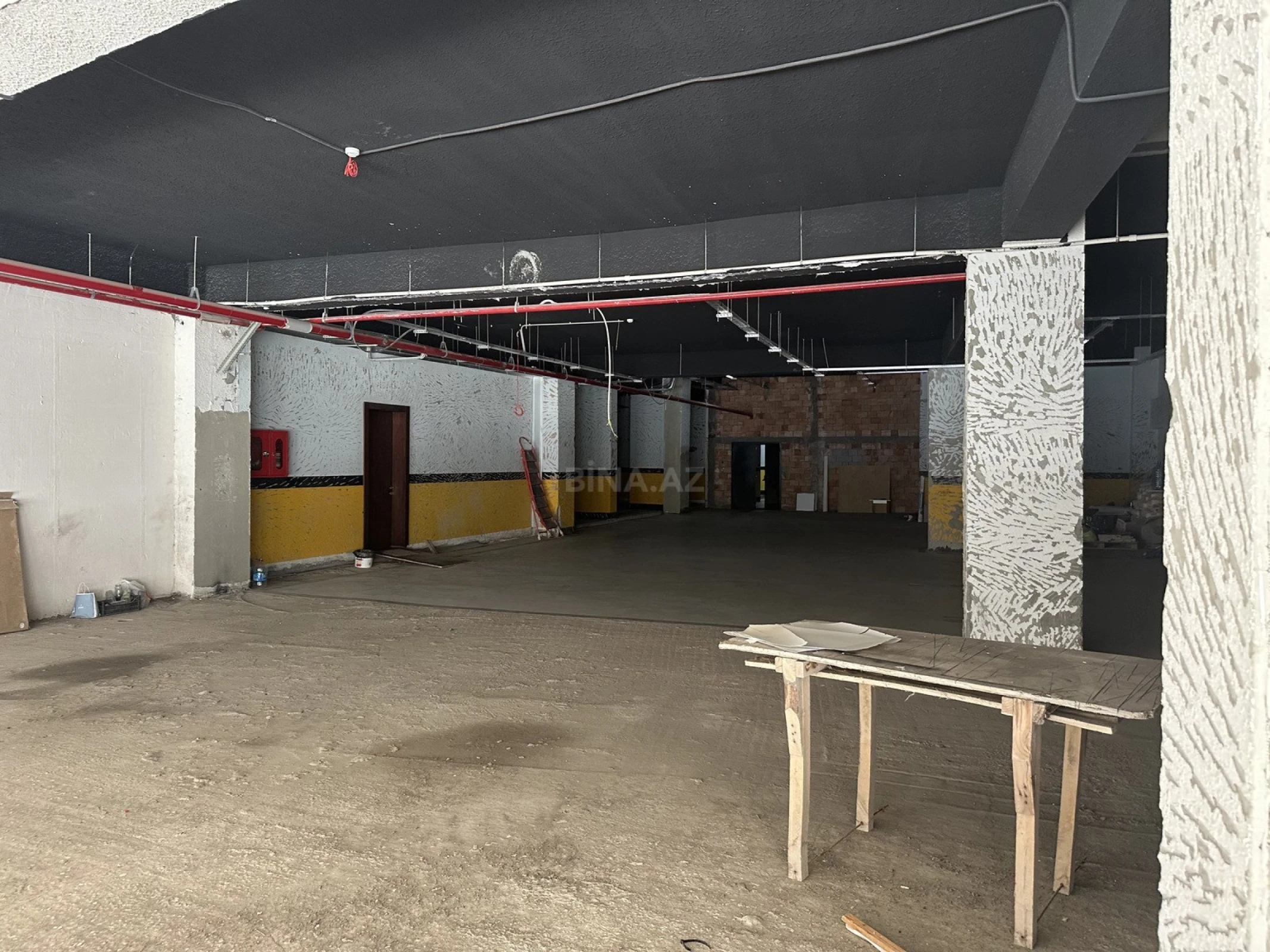 Satılır obyekt 990 m²