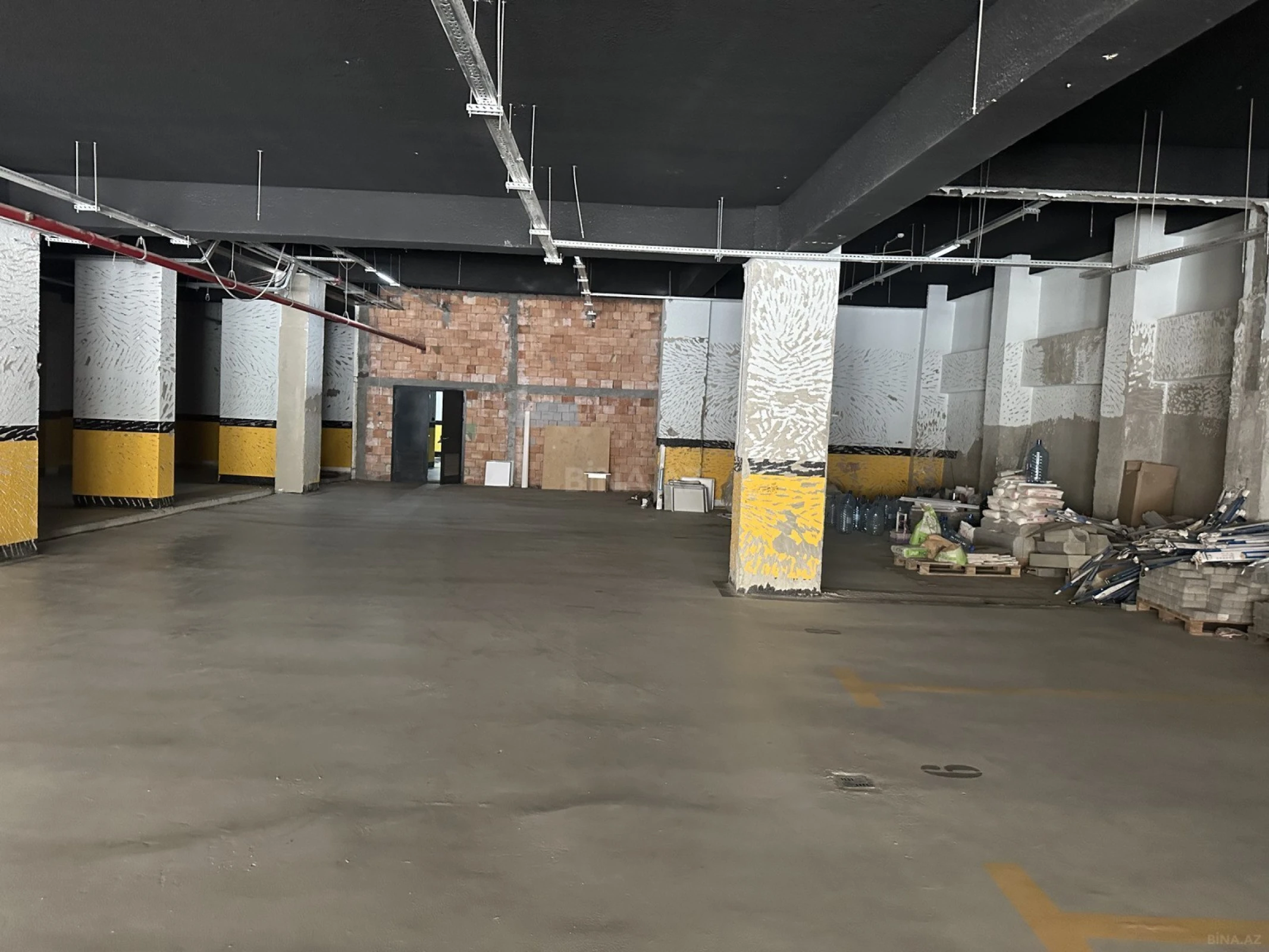 Satılır obyekt 990 m²