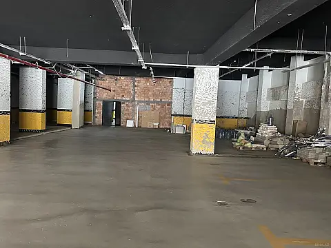 Satılır obyekt 990 m²