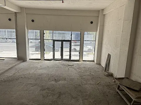 Satılır obyekt 990 m²