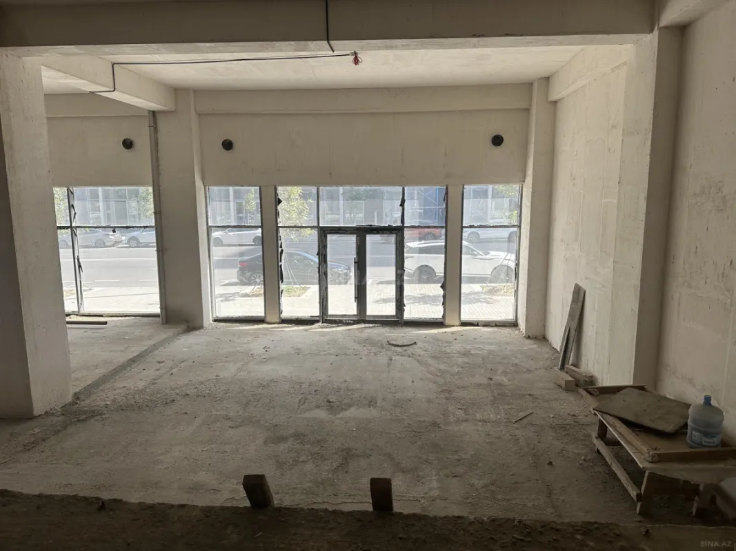 Satılır obyekt 990 m²