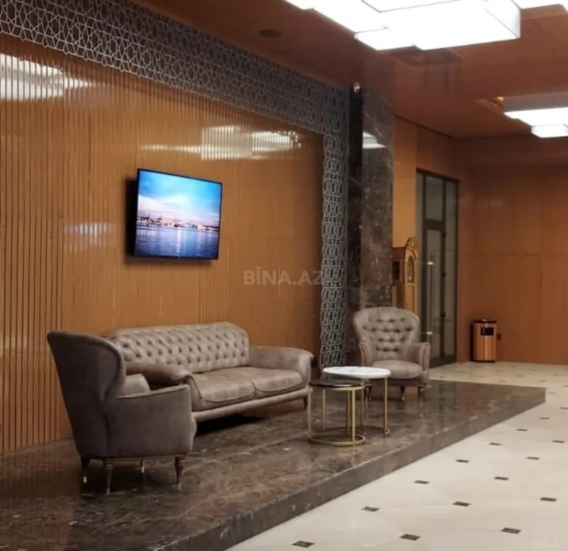 Satılır 4 otaqlı mənzil 179 m²