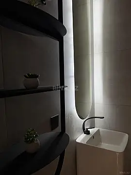 Satılır 3 otaqlı mənzil 148 m²