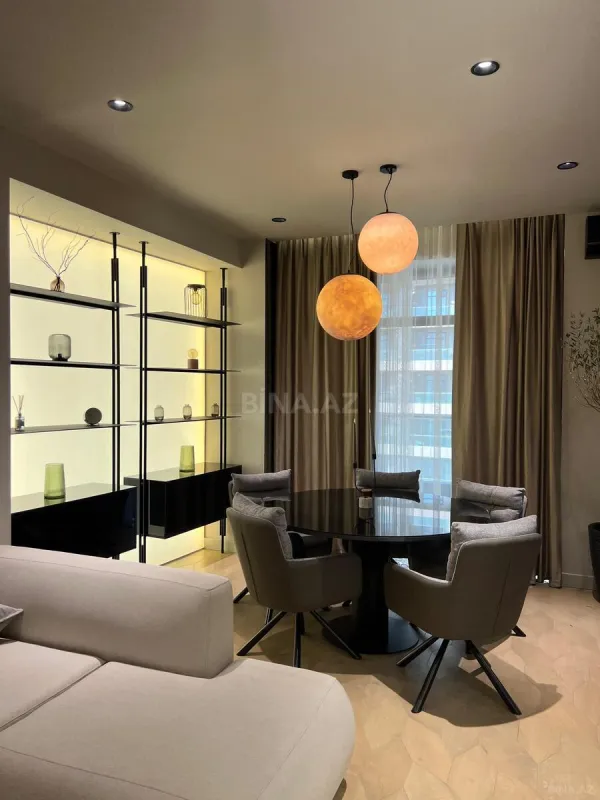 Satılır 3 otaqlı mənzil 148 m²