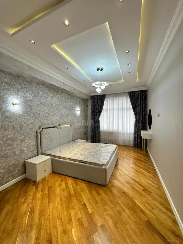 Satılır 2 otaqlı mənzil 88 m²