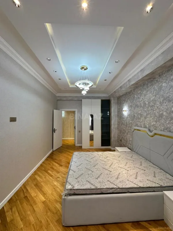 Satılır 2 otaqlı mənzil 88 m²