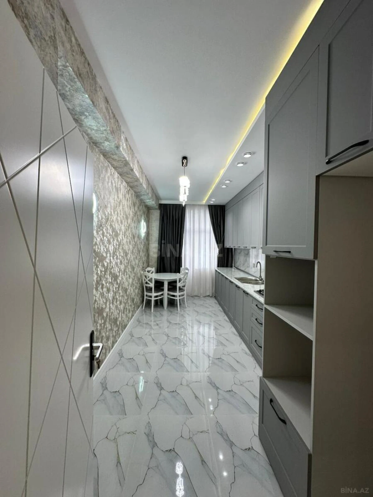 Satılır 2 otaqlı mənzil 88 m²