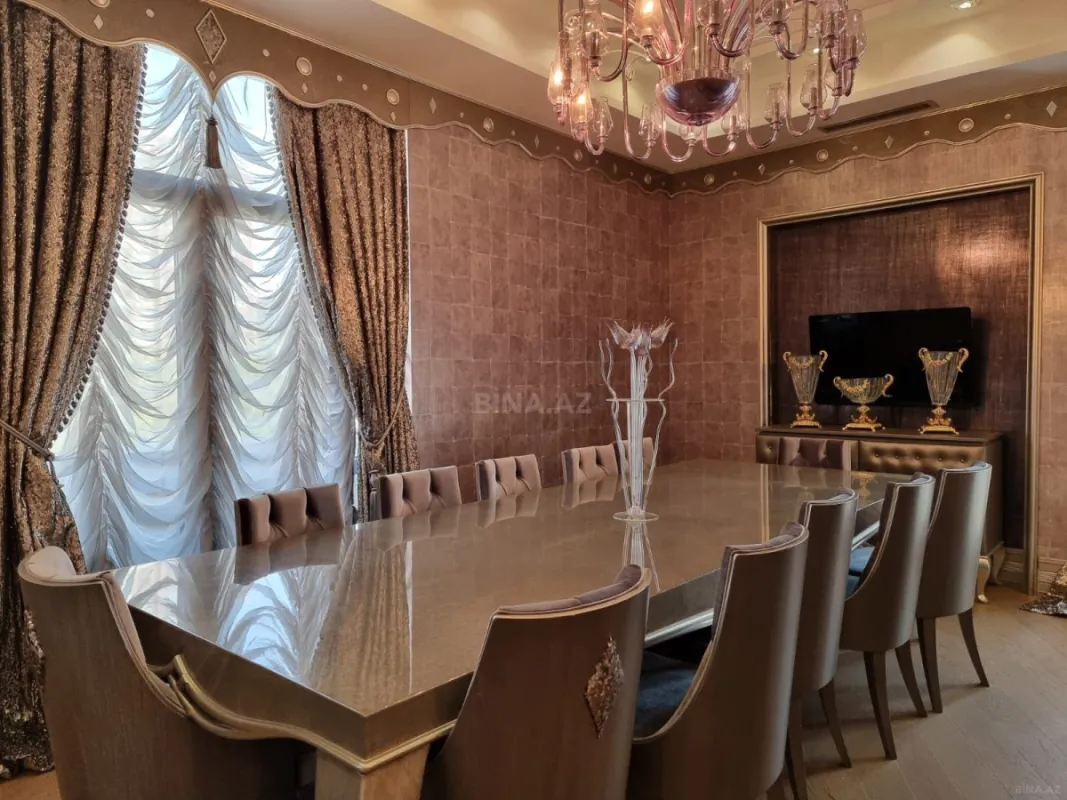 Satılır 4 otaqlı mənzil 239 m²