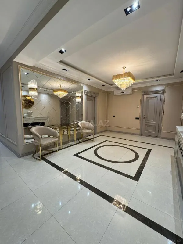 Satılır 4 otaqlı mənzil 230 m²