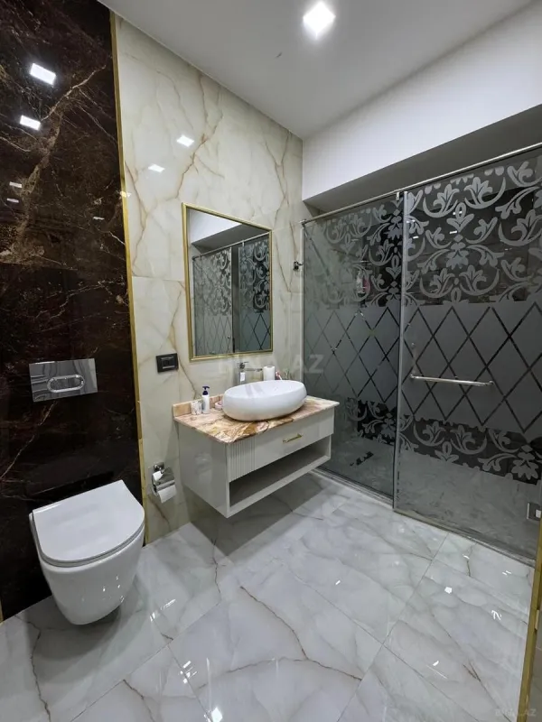 Satılır 4 otaqlı mənzil 230 m²