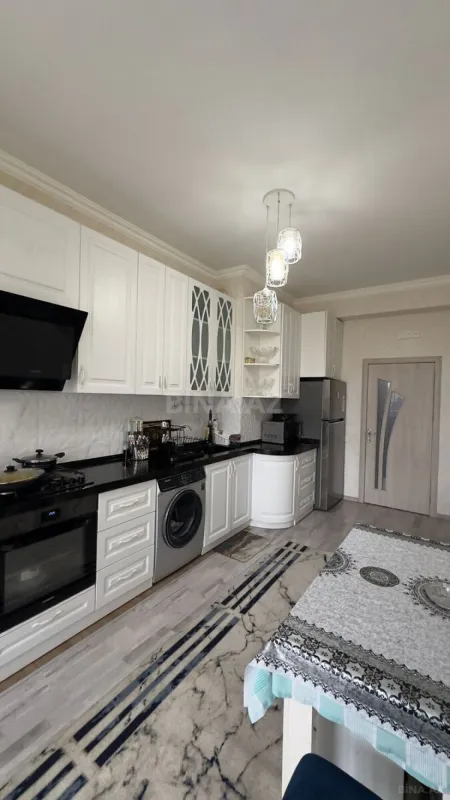 Satılır 3 otaqlı mənzil 130 m²