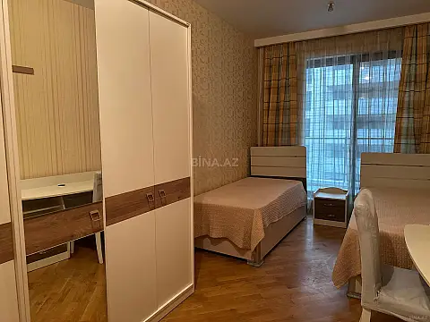 Satılır 4 otaqlı mənzil 175 m²