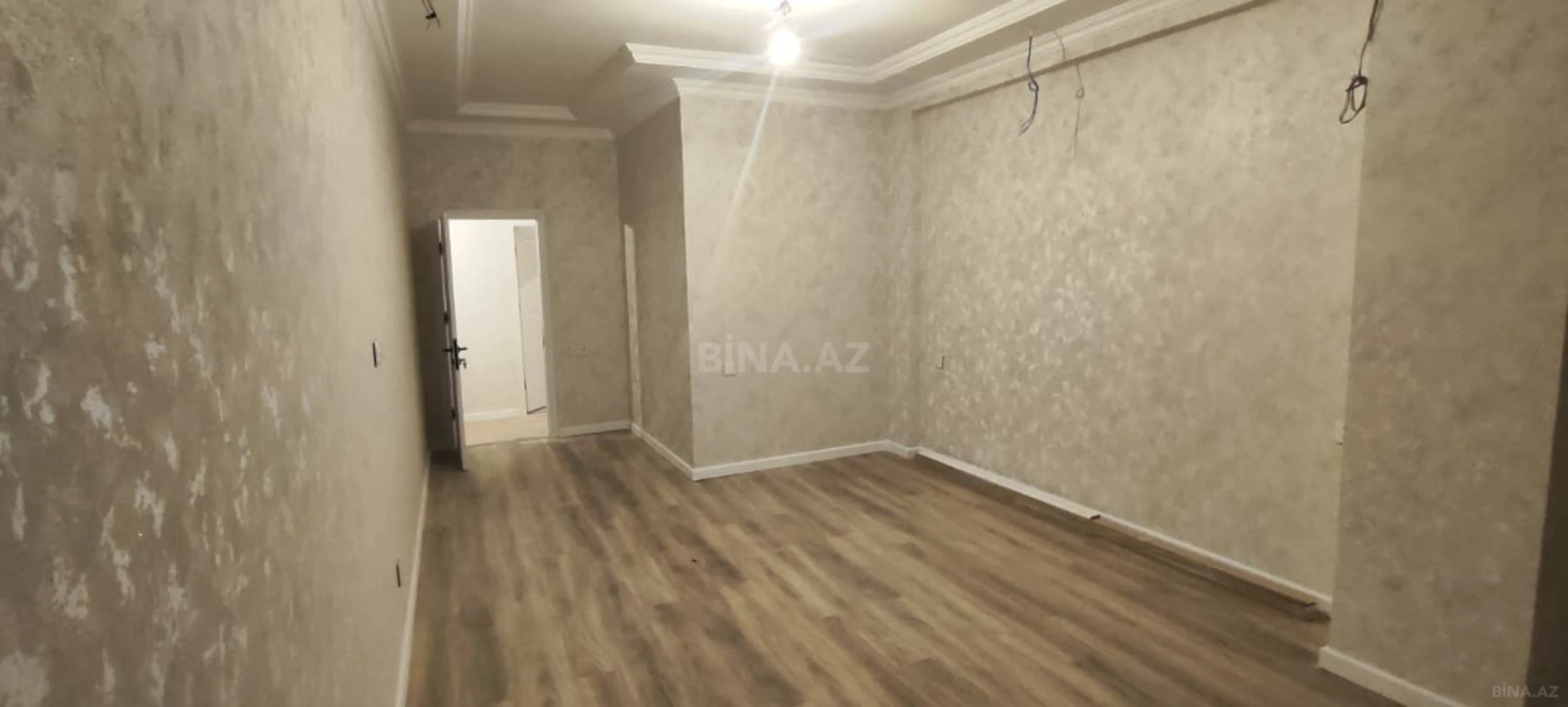 Satılır 2 otaqlı mənzil 75 m²