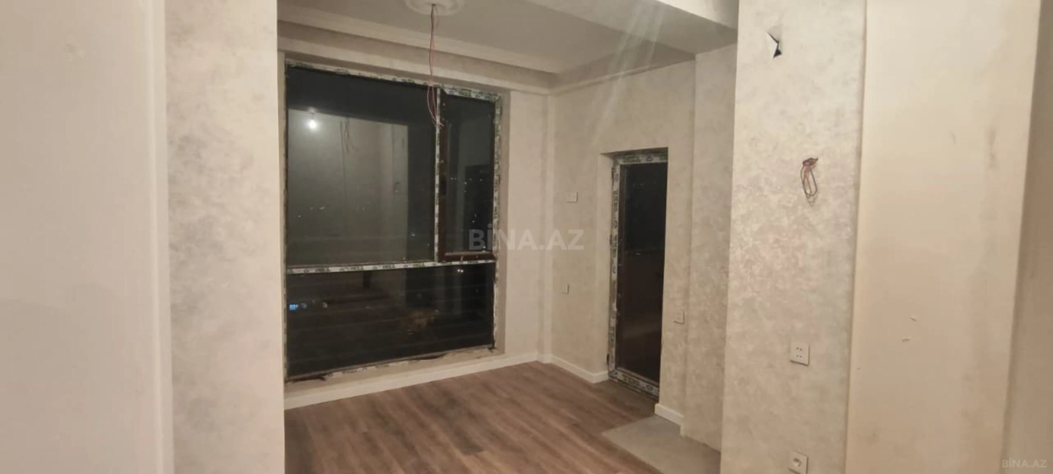Satılır 2 otaqlı mənzil 75 m²