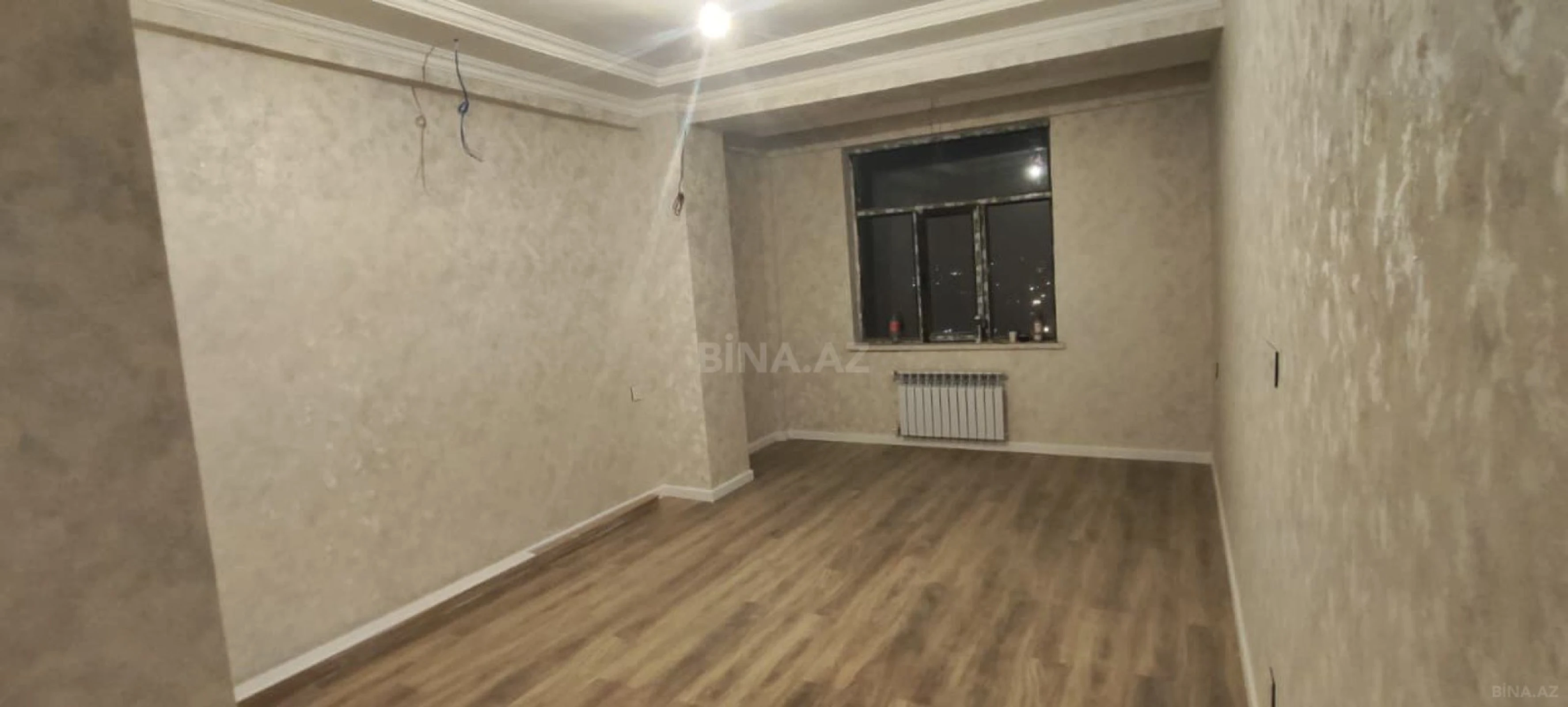 Satılır 2 otaqlı mənzil 75 m²