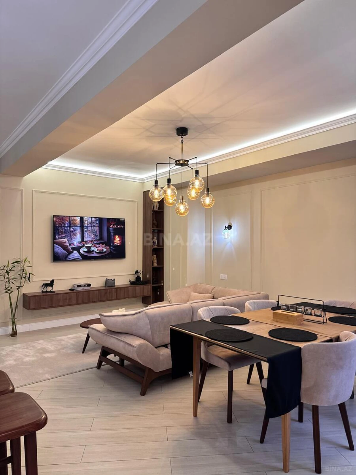 Satılır 4 otaqlı mənzil 175 m²