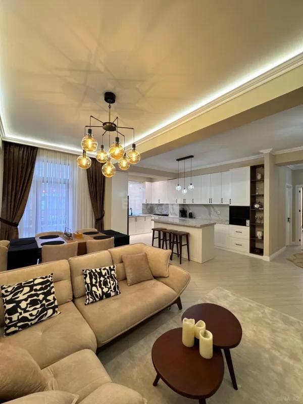 Satılır 4 otaqlı mənzil 175 m²